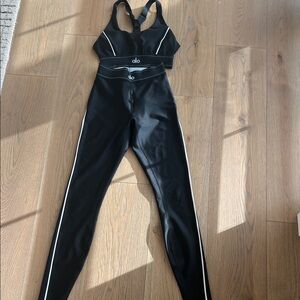 ALO Yoga Black and White Women's Leggings and top set